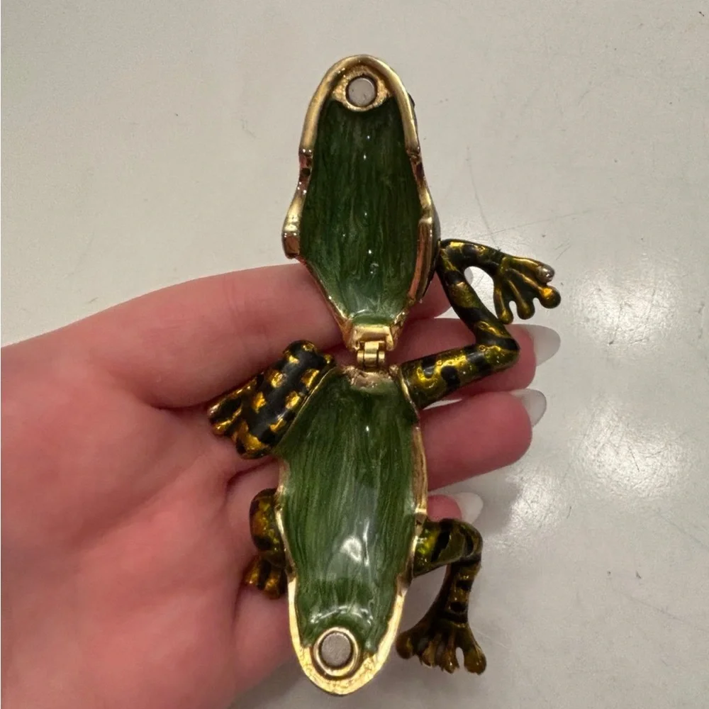 VTG Nobility Enamel Jewel Trinket Box GREEN - Frog